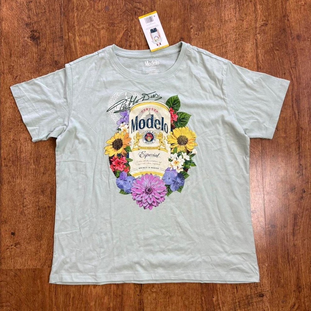 Modelo Especial Beer Floral Graphic T-Shirt Sage Green Mens Medium NWT